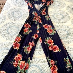 Floral, low v-neck, jumper